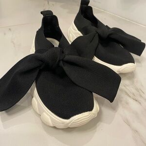 Black Slip-On Sneakers with Bow